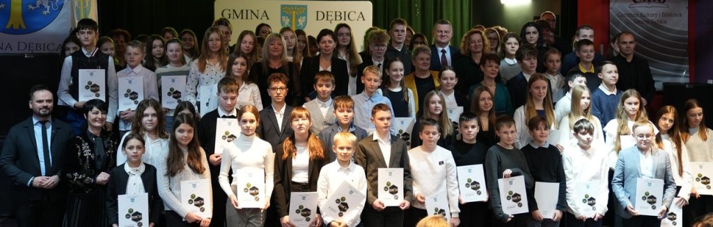 Gala wręczenia stypendiów w gminie Dębica – uznanie dla uczniów i nauczycieli