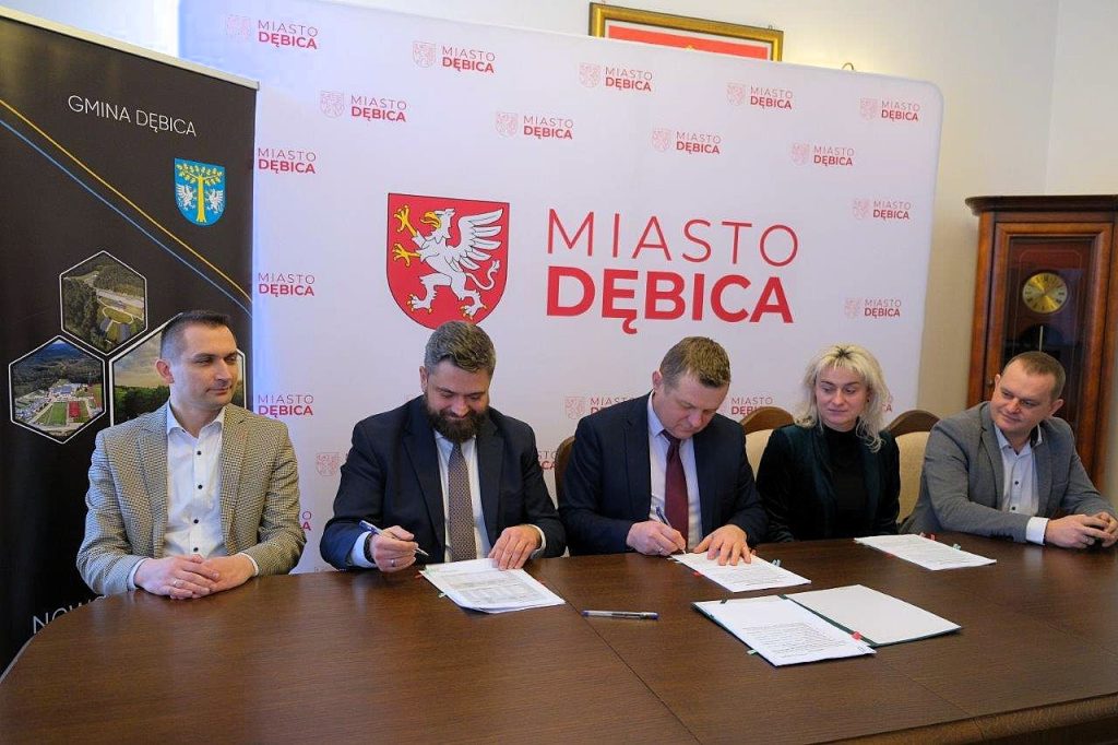 Już formalnie i oficjalnie – miejskie autobusy wracają do gminy Dębica