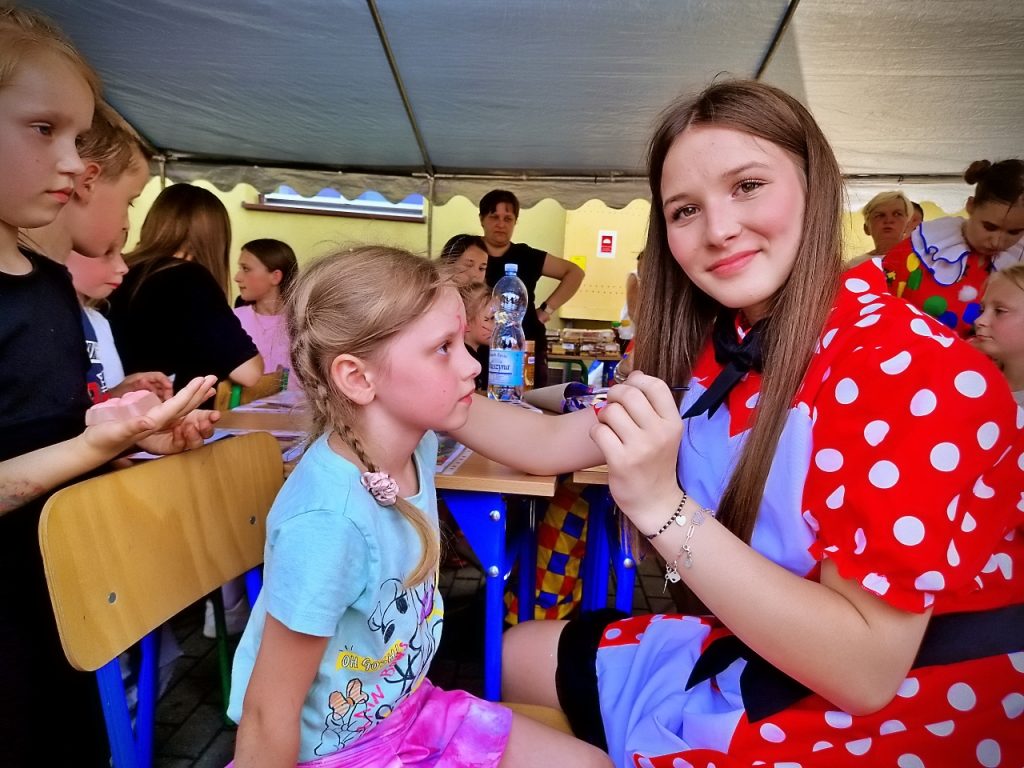 Piknik Rodzinny „Nie ma jak u Mamy” w Podgrodziu: Święto wdzięczności i radości