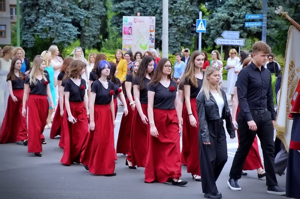 125 lat tradycji i wspomnień: I LO w Dębicy świętowało jubileusz