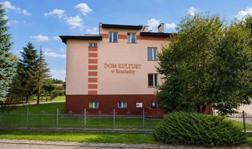 Dom Kultury w Brzeźnicy przejdzie modernizację. Gmina dostała prawie 387 tys. zł