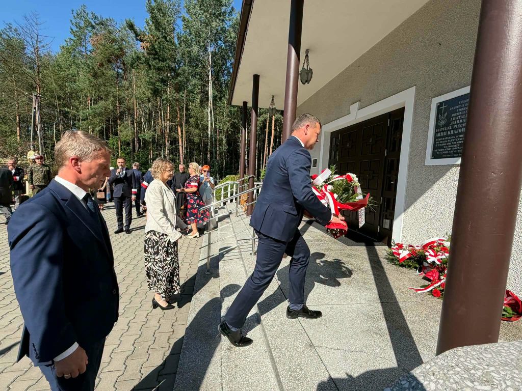 Podlesie Machowskie pamięta o żołnierzach AK. 82 lata temu ruszali stąd do akcji „Burza”