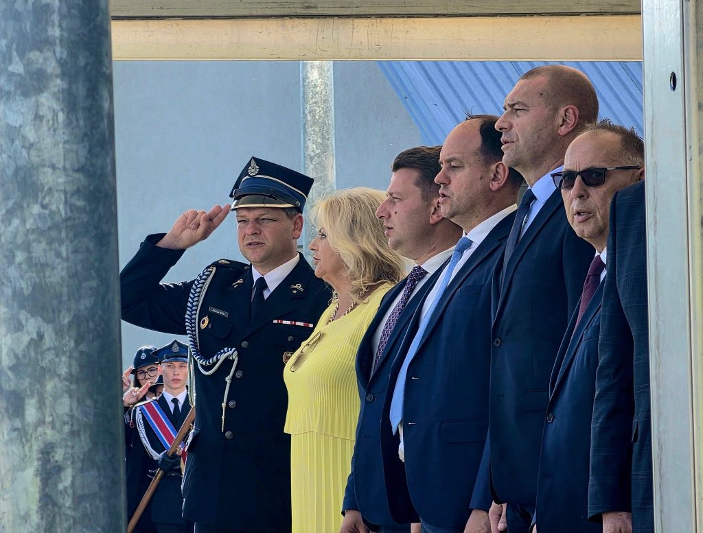OSP Jaworze Dolne z nowym sztandarem. Uroczysty Gminny Dzień Strażaka w Dobrkowie