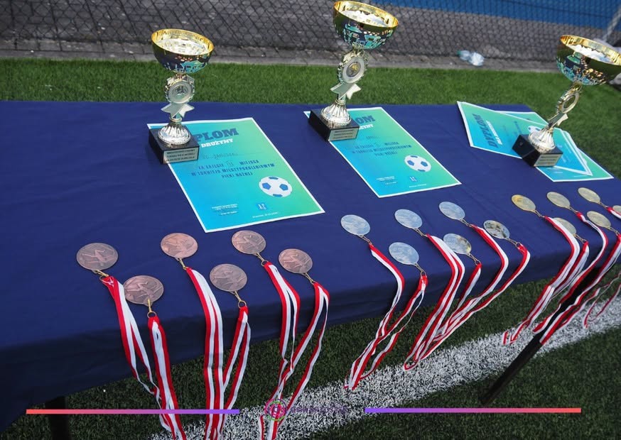 Pięć sportowych wydarzeń na Orliku w Brzostku. Zakończył się program dla mieszkańców